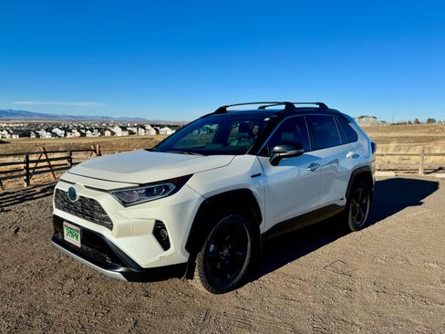 Used 2021 Toyota RAV4 XSE image 1