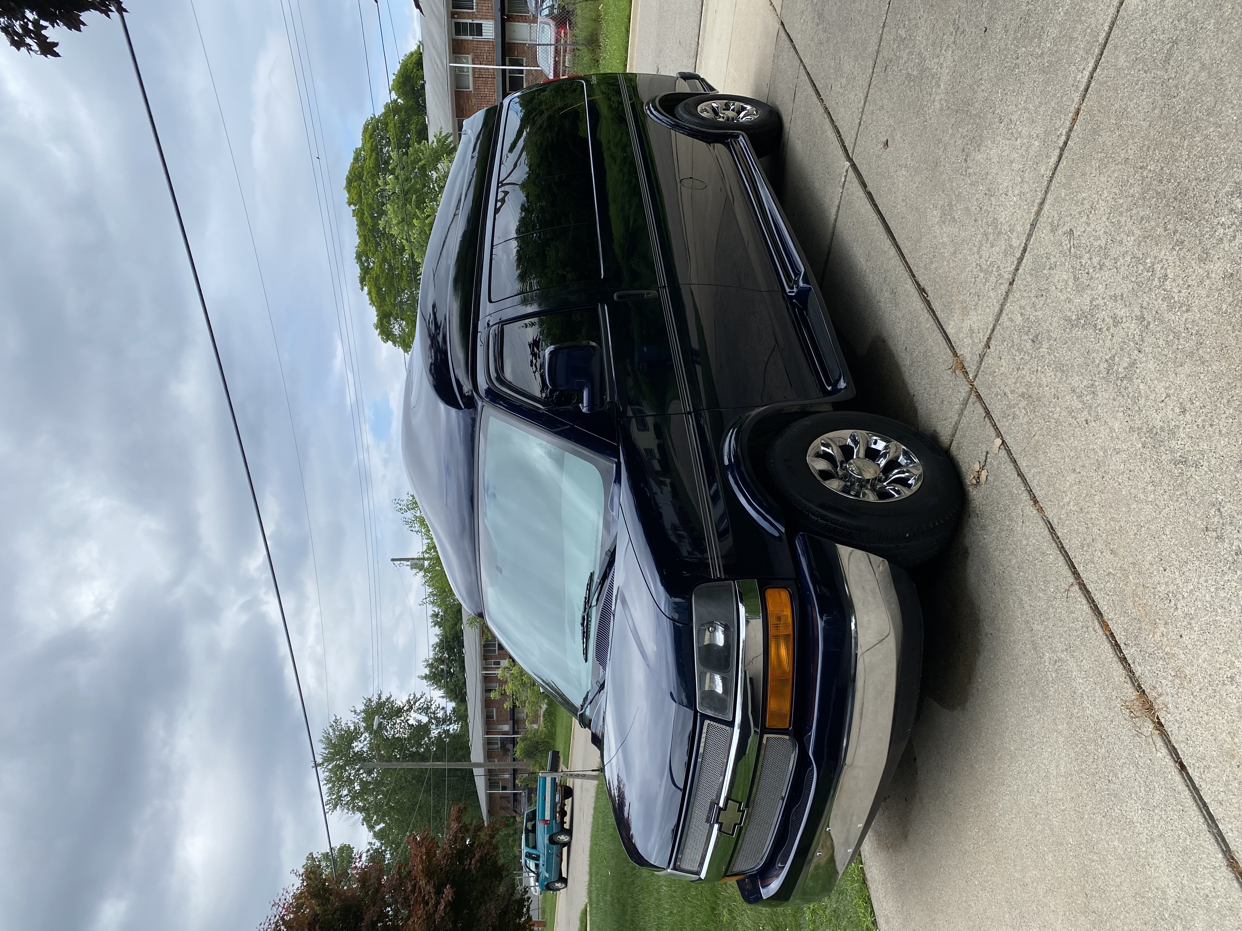 Used 2014 Chevrolet Express 2500 Extended RWD image 2
