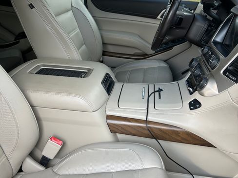 Used 2020 GMC Yukon XL Denali w/ Open Road Package image 8