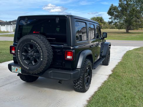 Used 2019 Jeep Wrangler Unlimited Sport S image 12