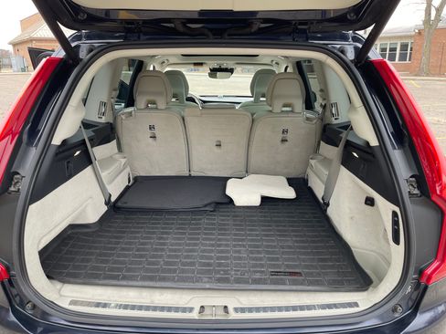 Used 2016 Volvo XC90 T6 Inscription w/ Vision Package image 16