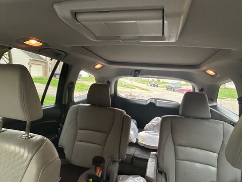 Used 2016 Honda Pilot Elite image 9