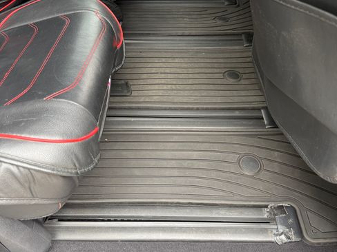 Used 2022 Toyota Sienna XSE w/ XSE Plus Package FWD image 23