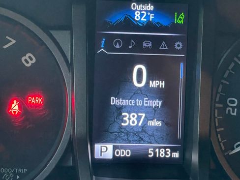 Used 2019 Toyota Tacoma TRD Off-Road w/ Technology Package AWD/4WD image 10