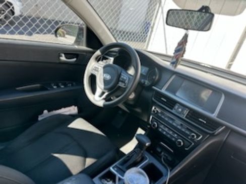 Used 2018 Kia Optima LX w/ 17" Alloy Wheels Package image 11