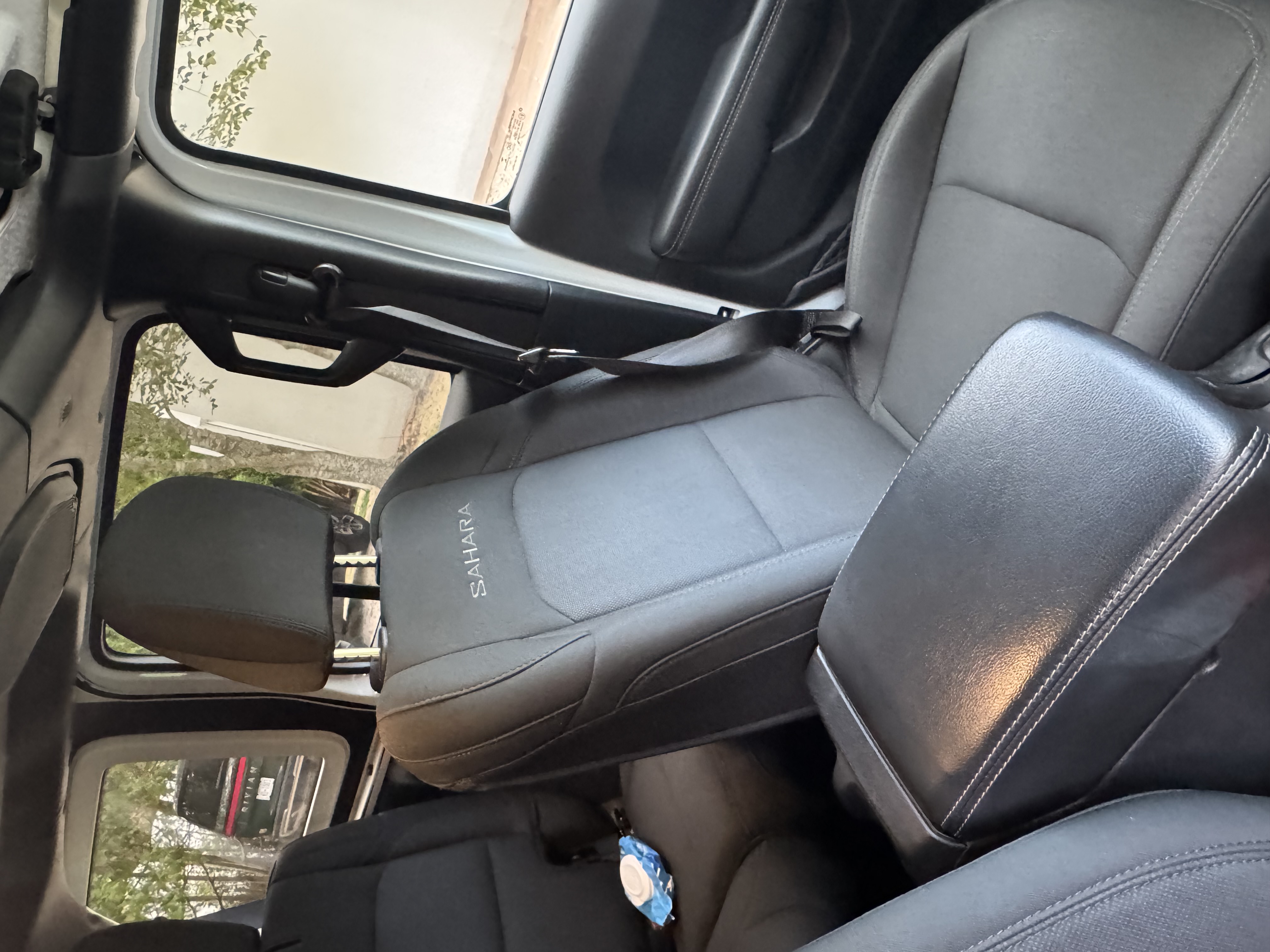 Used 2019 Jeep Wrangler Unlimited Sahara w/ Dual Top Group AWD/4WD image 8