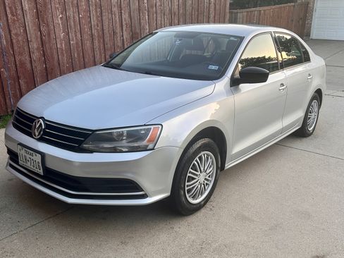 Used 2015 Volkswagen Jetta S FWD image 1