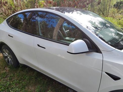 Used 2020 Tesla Model Y Long Range image 5