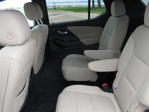 Used 2023 Chevrolet Traverse LT w/ LPO, Floor Liner Package FWD image 12