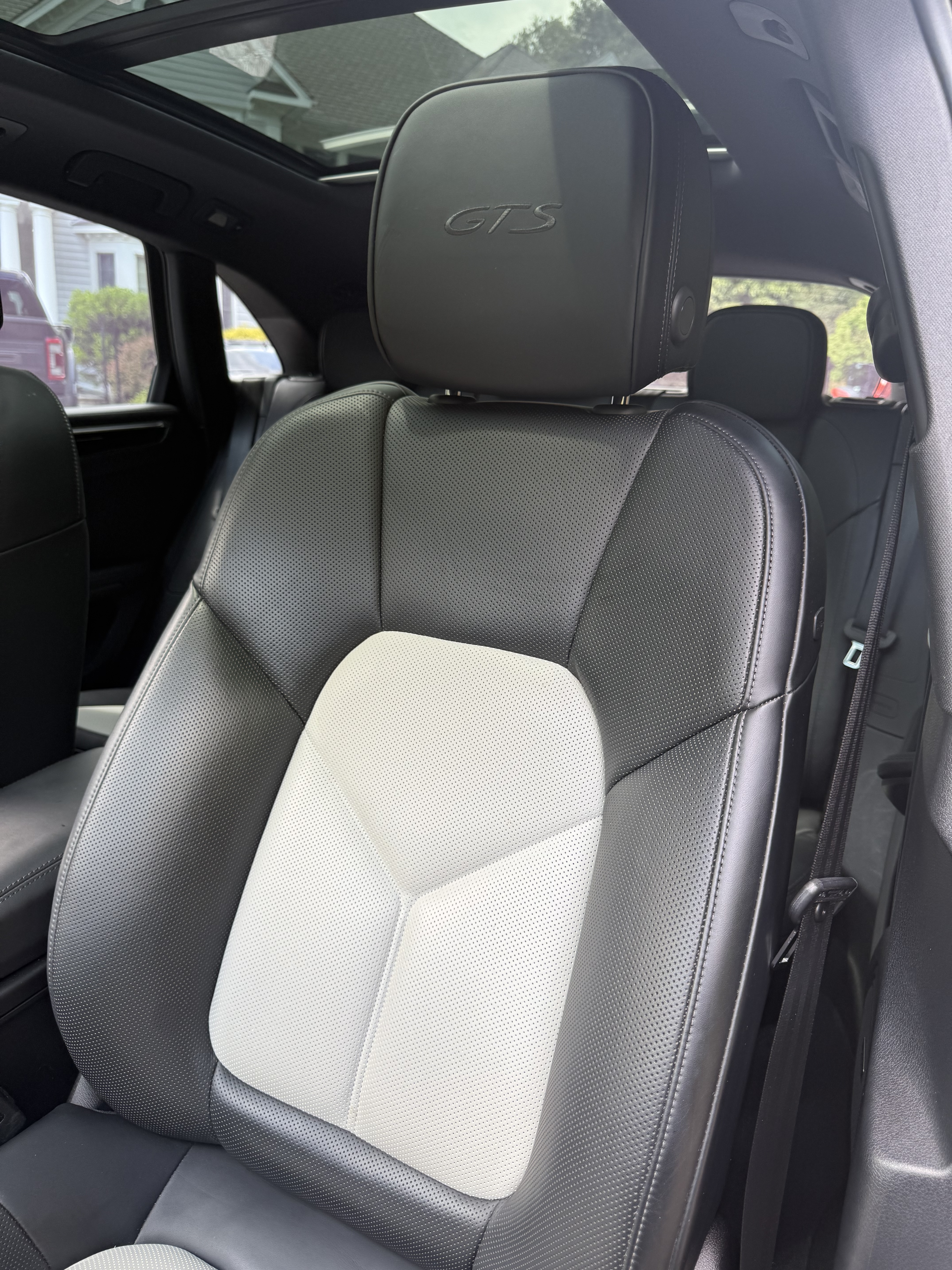 Used 2024 Porsche Macan GTS AWD/4WD image 16