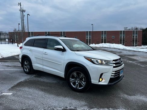 Used 2017 Toyota Highlander Limited Platinum AWD/4WD image 5