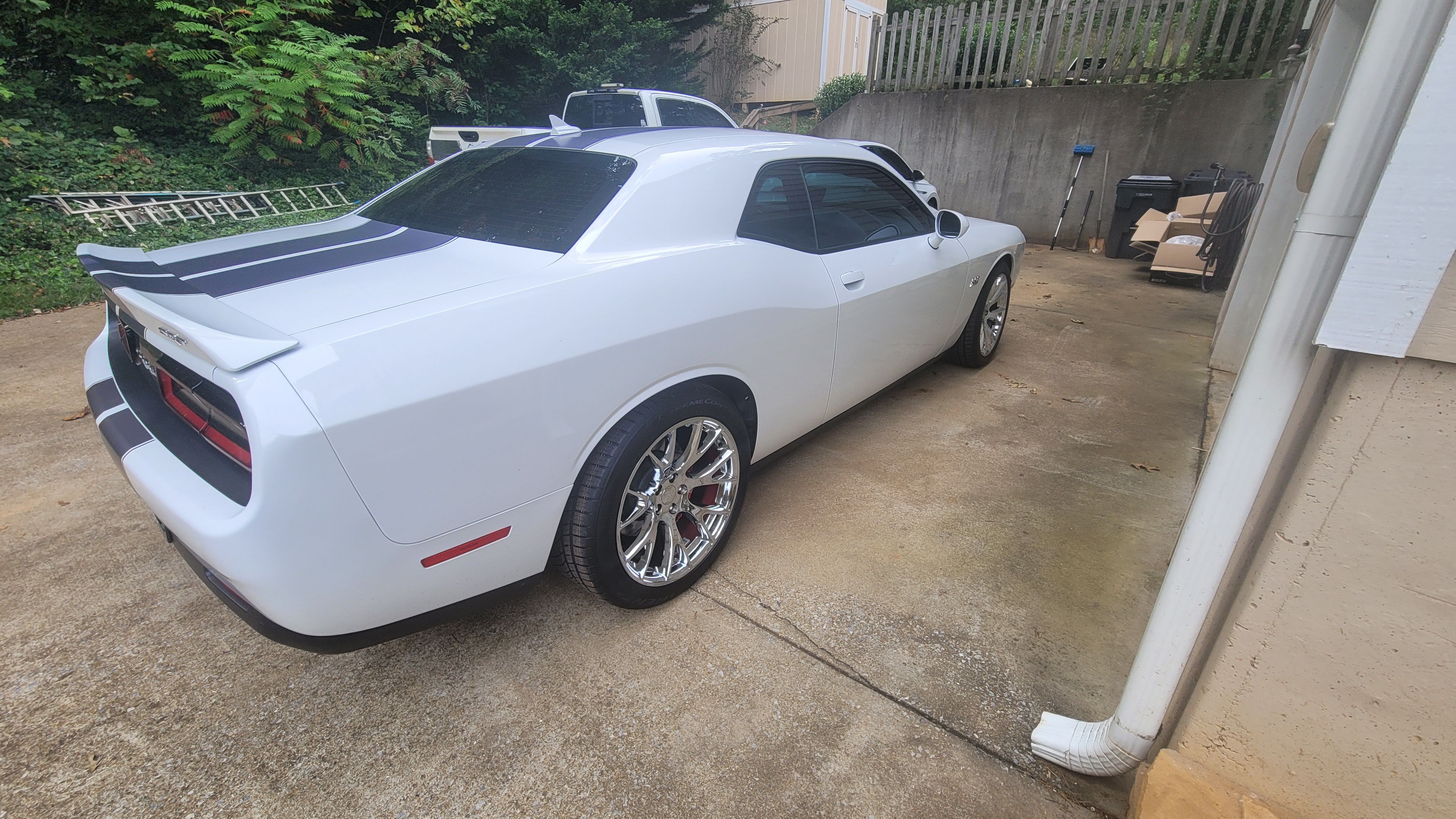 Used 2016 Dodge Challenger SRT w/ Technology Group RWD image 11