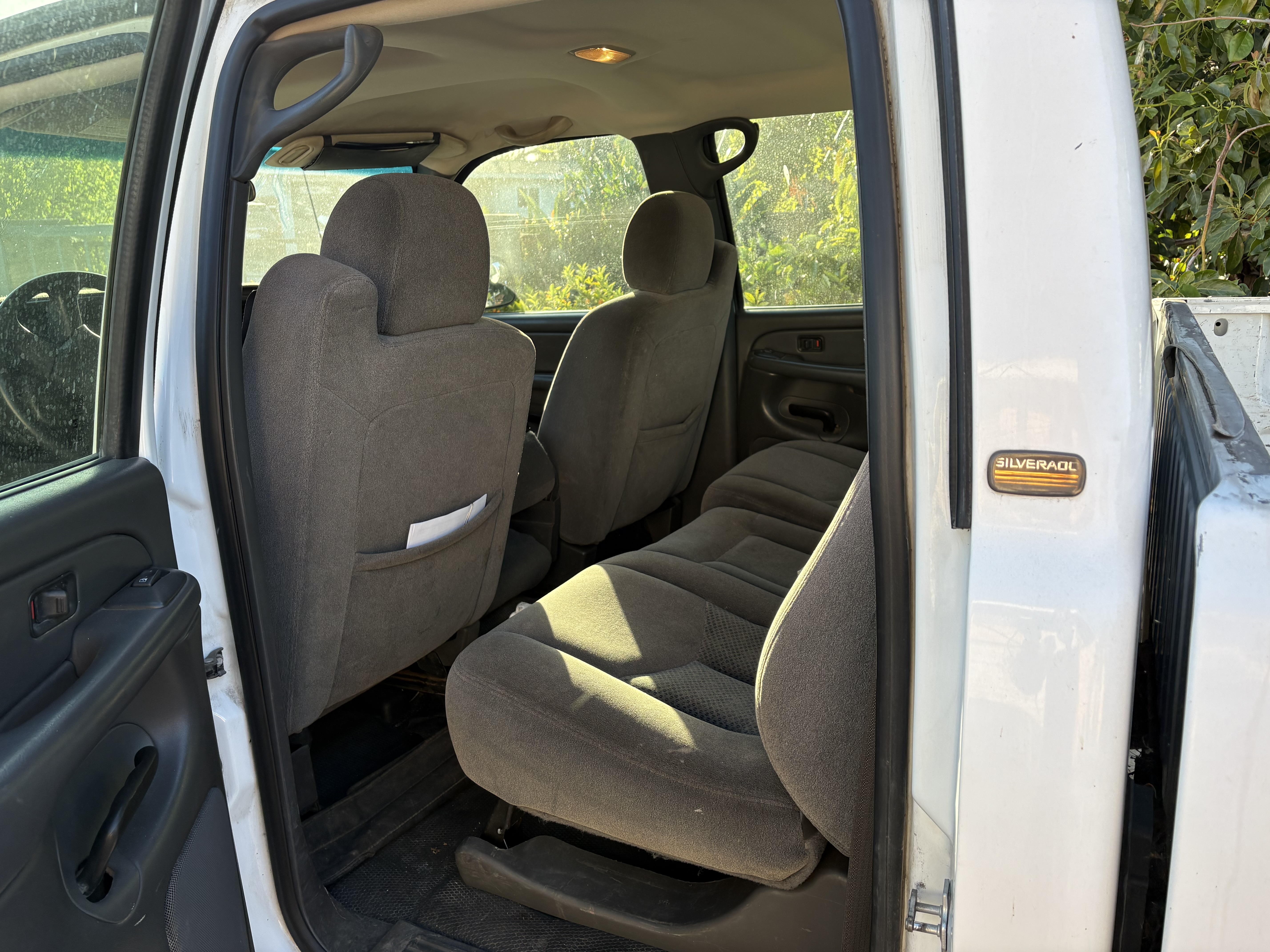 Used 2005 Chevrolet Silverado 2500 W/T w/ Skid Plate Package AWD/4WD image 4