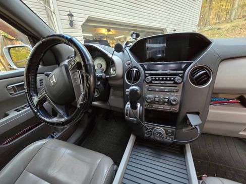 Used 2013 Honda Pilot Touring image 15