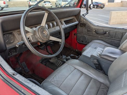 Used 1992 Jeep Wrangler 4WD image 9
