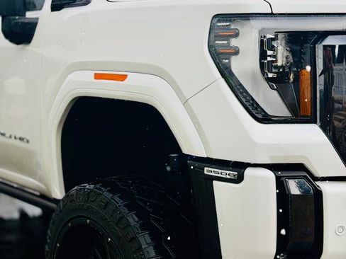 Used 2024 GMC Sierra 3500 Denali Ultimate image 10