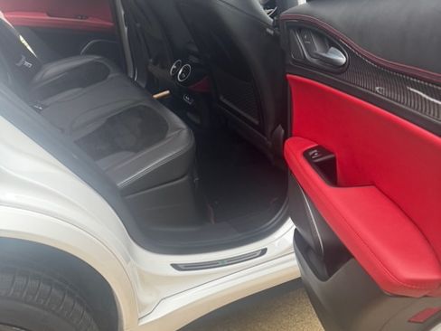 Used 2020 Alfa Romeo Stelvio Quadrifoglio image 13