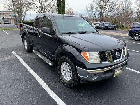 Used 2008 Nissan Frontier SE w/ SE Value Truck Pkg image 4