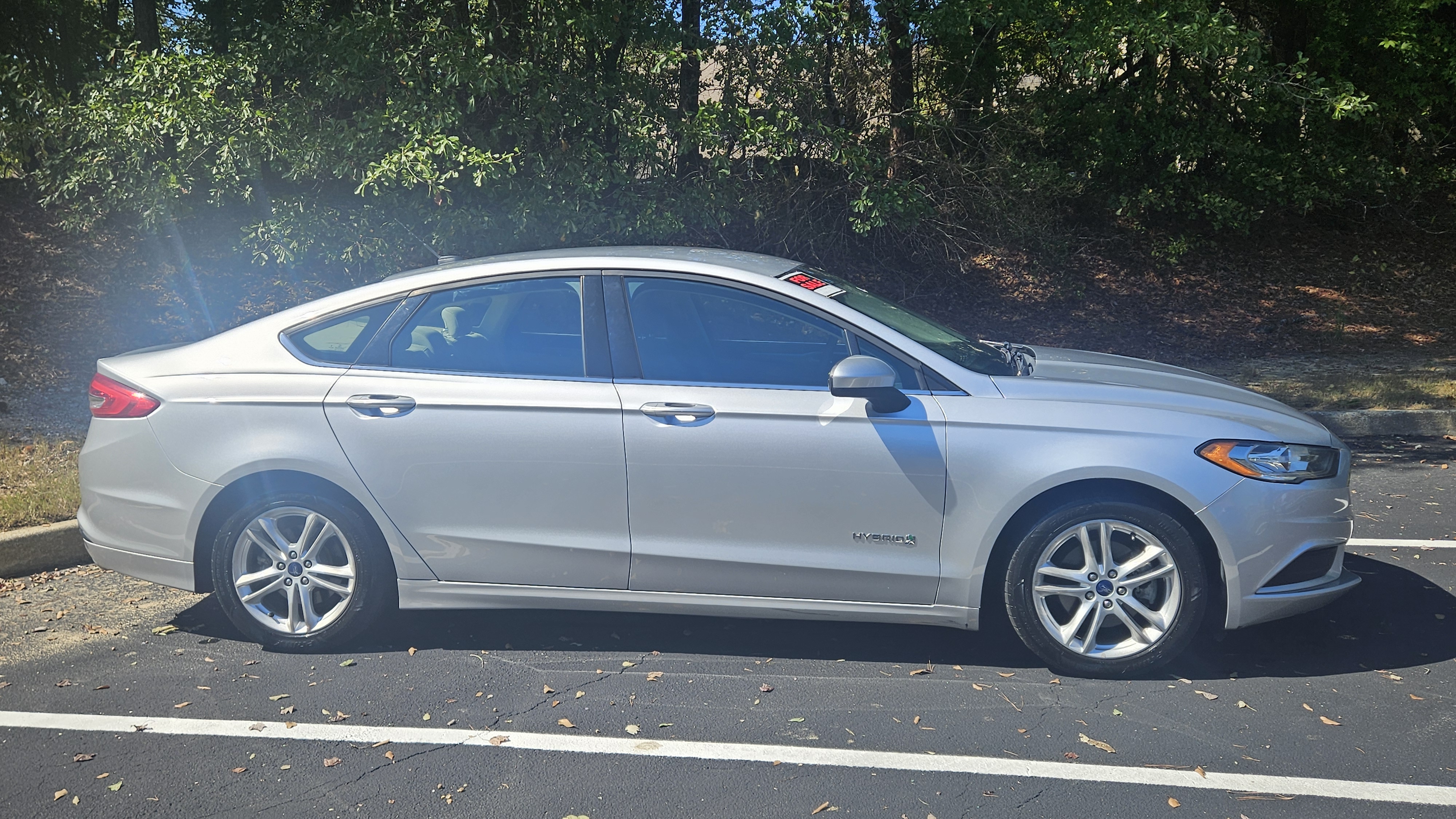 Used 2018 Ford Fusion SE FWD image 5