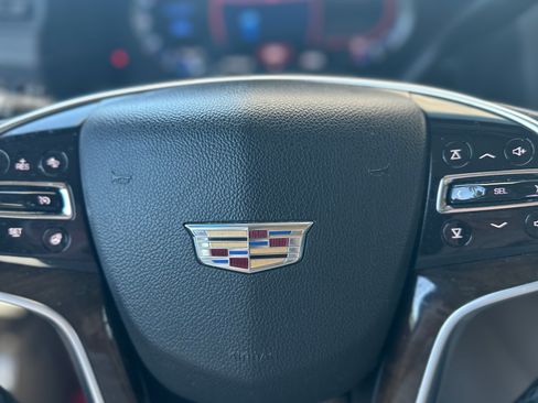 Used 2018 Cadillac Escalade Luxury RWD image 20