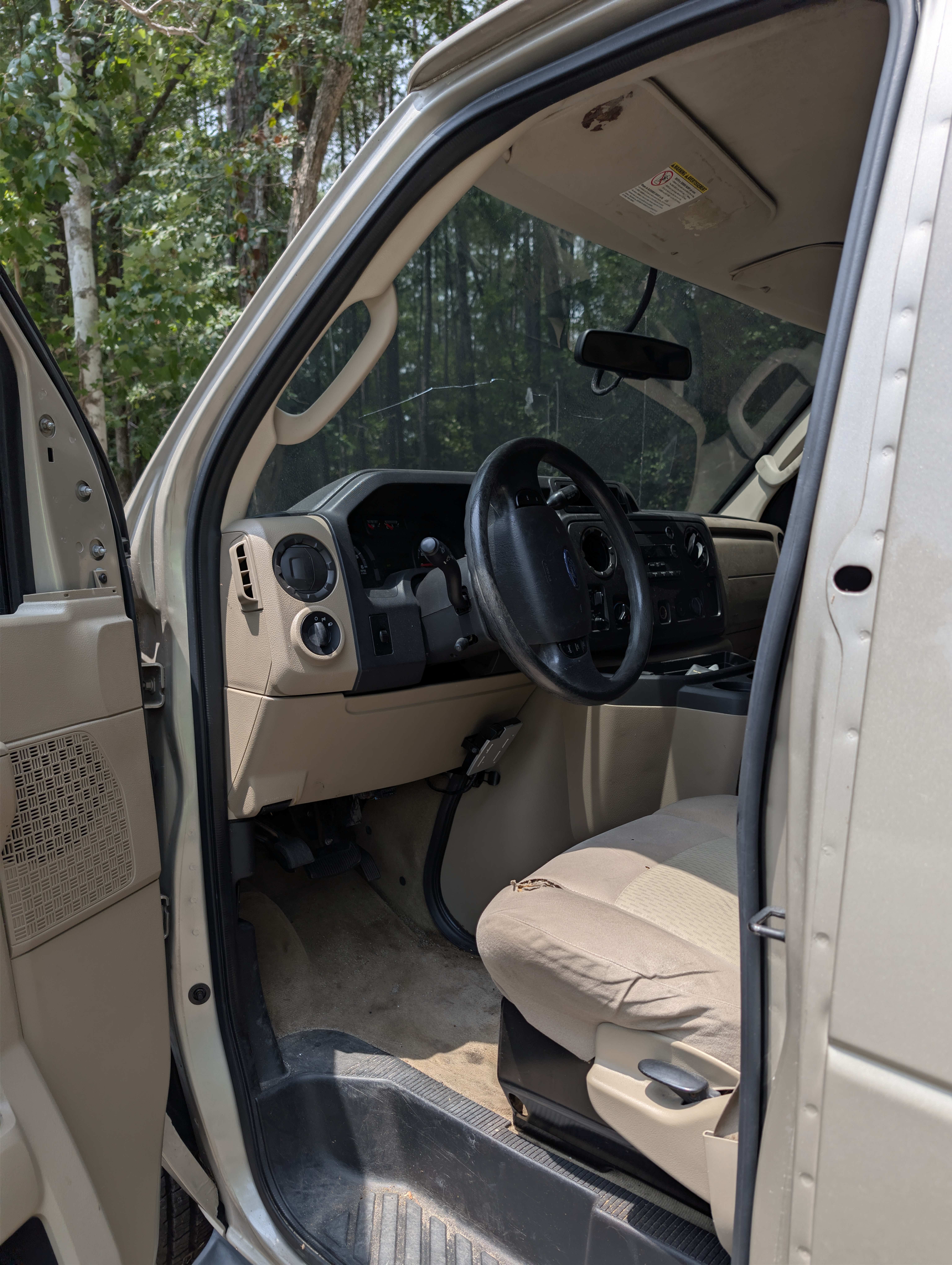 Used 2012 Ford E-350 and Econoline 350 XLT RWD image 2