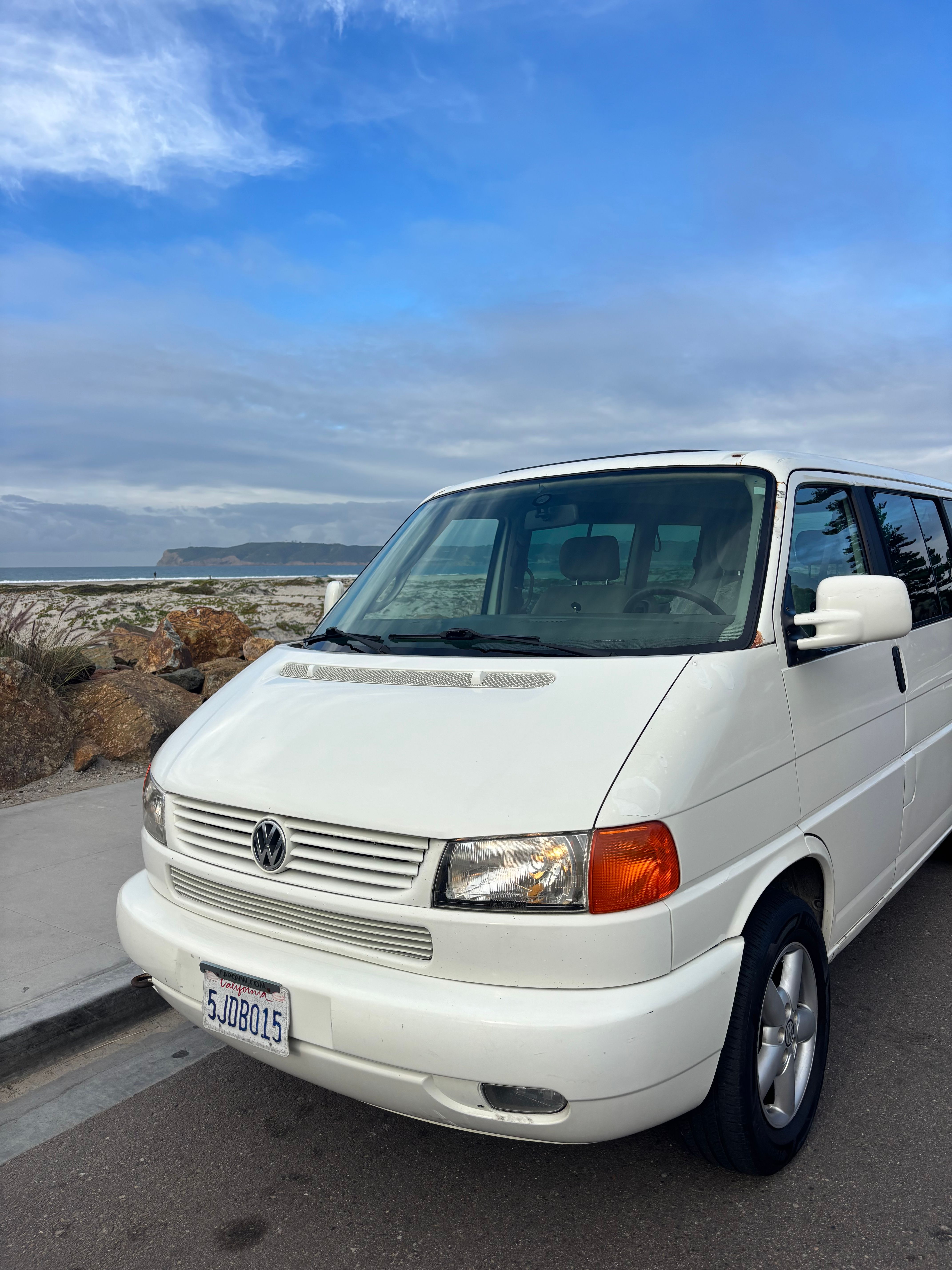 Used 2001 Volkswagen Eurovan FWD image 2