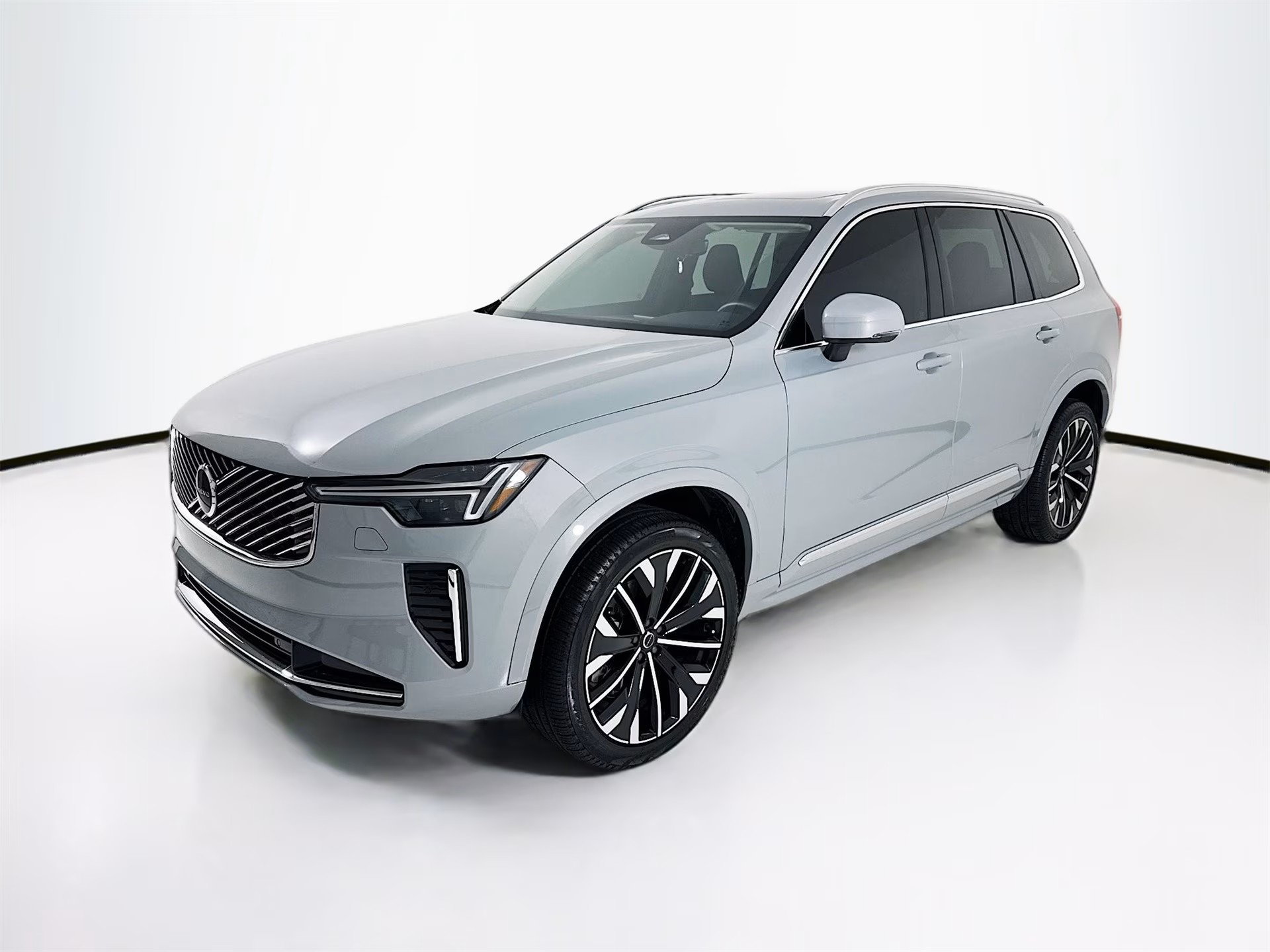 Used 2025 Volvo XC90 B6 Core w/ Protection Package Premier AWD/4WD image 4