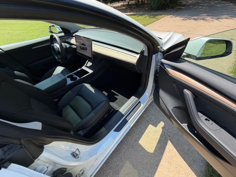Used 2023 Tesla Model 3 Standard Range RWD image 17