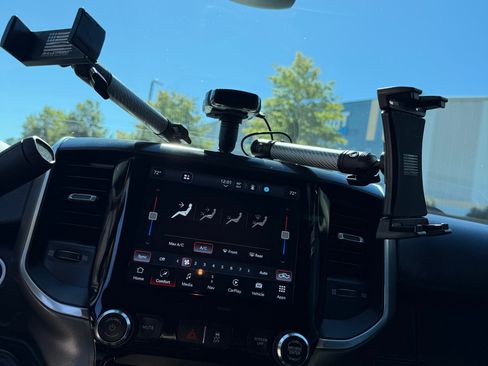 Used 2024 RAM 3500 Big Horn w/ Sport Appearance Package image 18