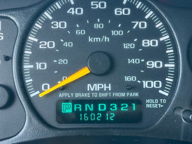 Used 2000 GMC Yukon SLT w/ SLT Marketing Opt Pkg AWD/4WD image 9