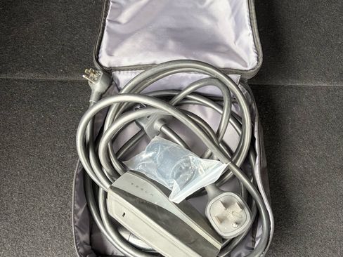 Used 2023 Tesla Model Y Performance image 21