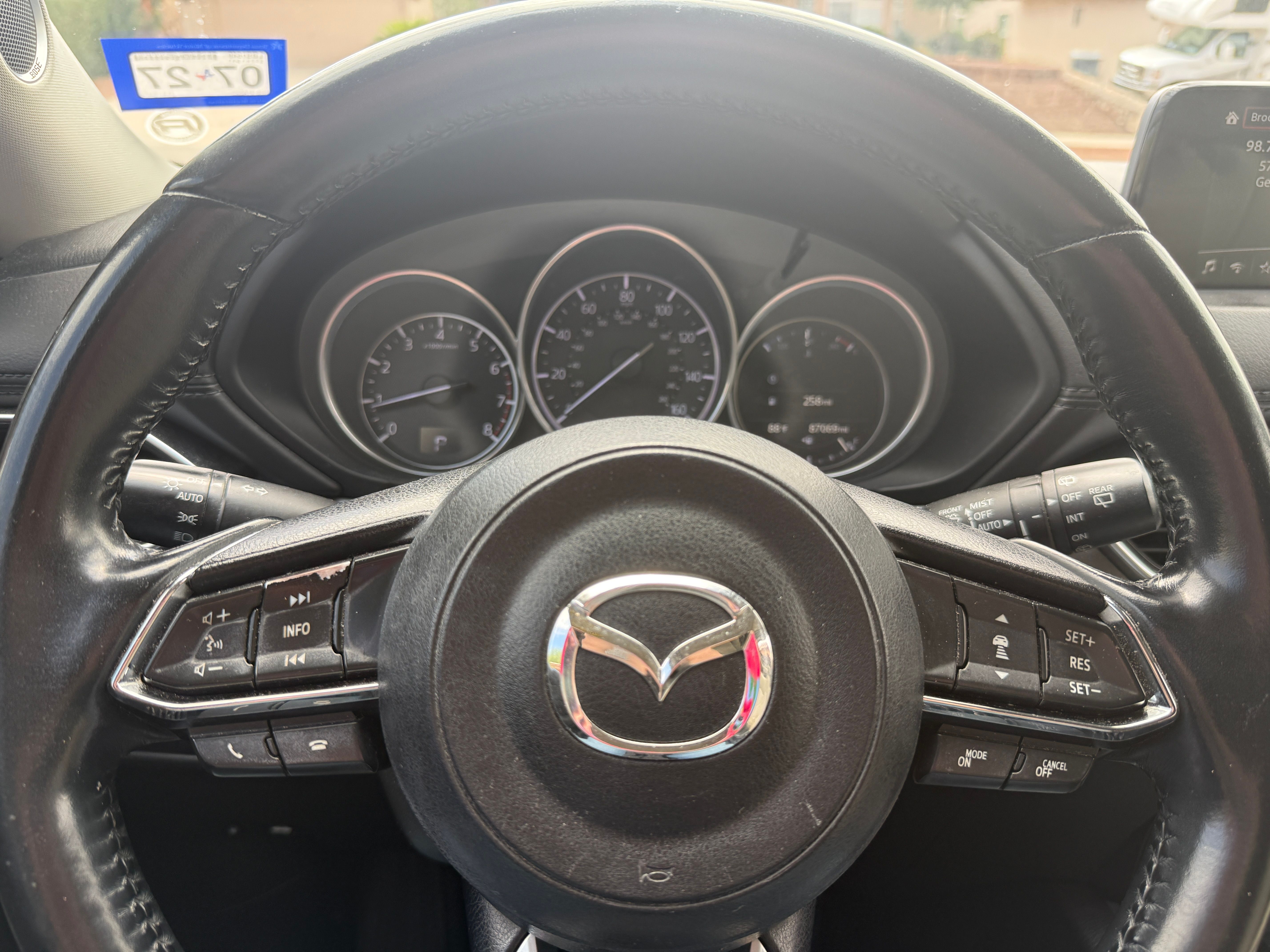 Used 2018 MAZDA CX-5 Touring w/ Preferred Equipment Package FWD image 8