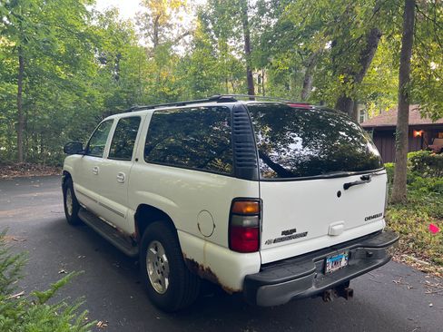 Used 2004 Chevrolet Suburban LT w/ Preferred Equipment Group image 6