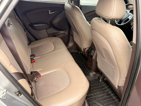 Used 2015 Hyundai Tucson SE image 11