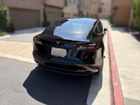 Used 2018 Tesla Model 3 Mid Range image 5