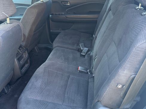 Used 2018 Honda Pilot LX image 9