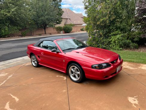Used 1996 Ford Mustang Convertible 2D image 4