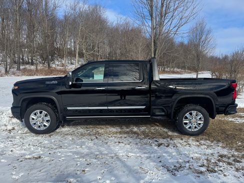 Used 2024 Chevrolet Silverado 2500 High Country w/ High Country Premium Package image 10