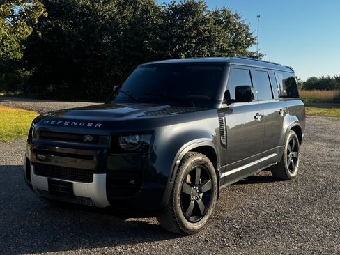 Used 2023 Land Rover Defender 130 First Edition image 2