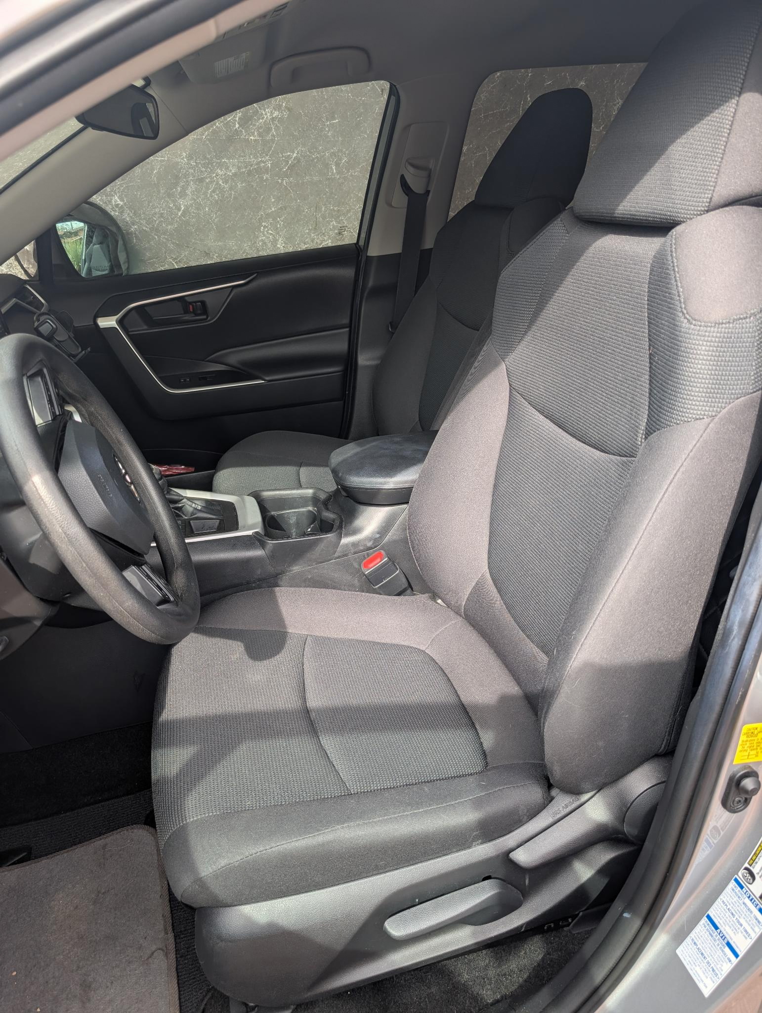 Used 2021 Toyota RAV4 LE w/ Carpet Mat Package (TMS) AWD/4WD image 9