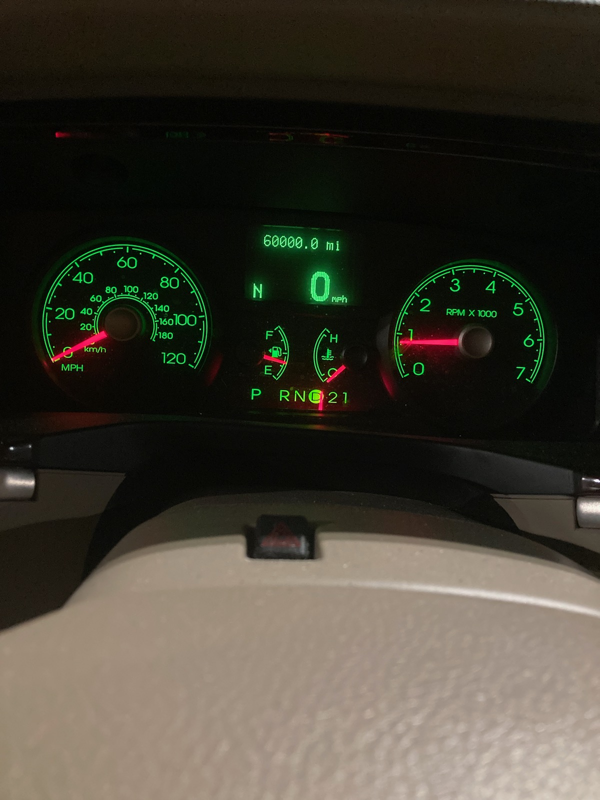Used 2008 Lincoln Town Car Signature L RWD image 13