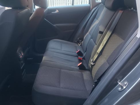 Used 2015 Volkswagen Tiguan S image 16