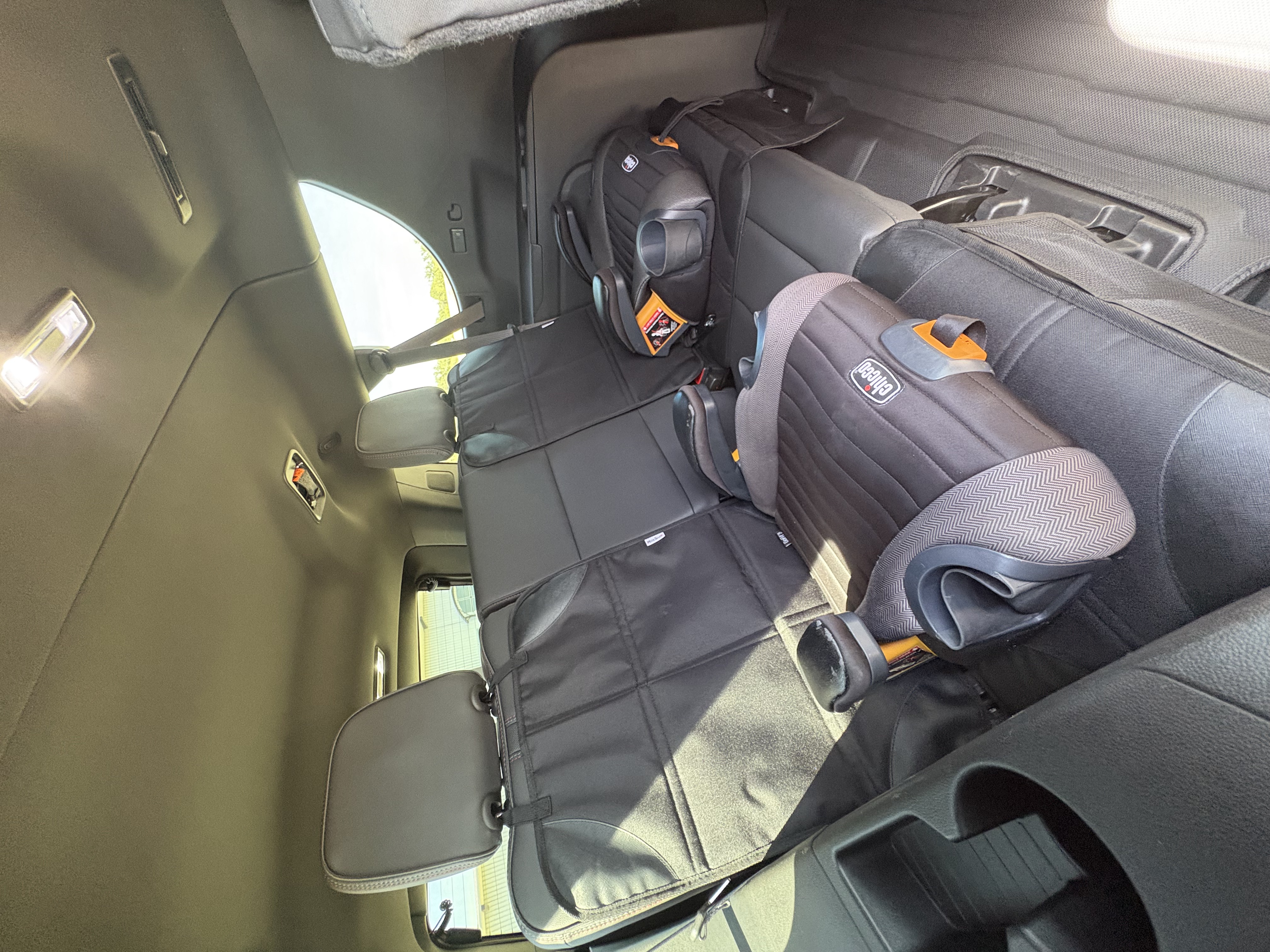 Used 2023 Chevrolet Suburban RST w/ Sport Performance Package AWD/4WD image 19
