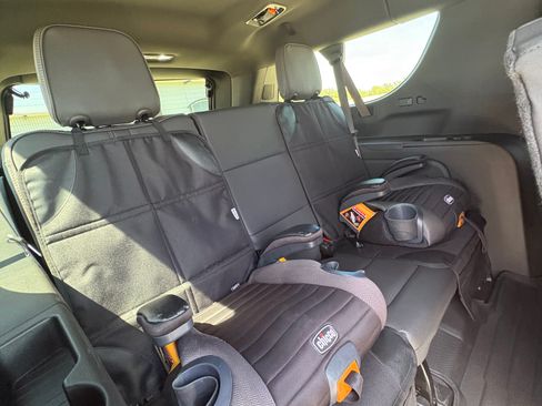 Used 2023 Chevrolet Suburban RST w/ Sport Performance Package AWD/4WD image 19