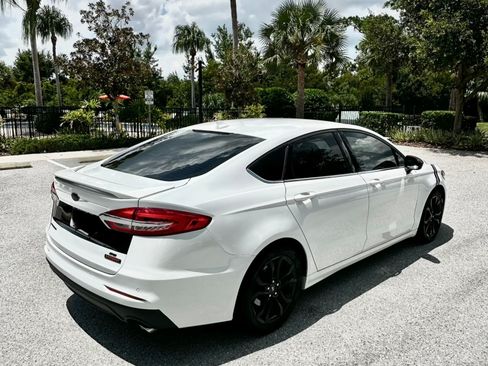 Used 2020 Ford Fusion SE w/ Equipment Group 151A FWD image 4