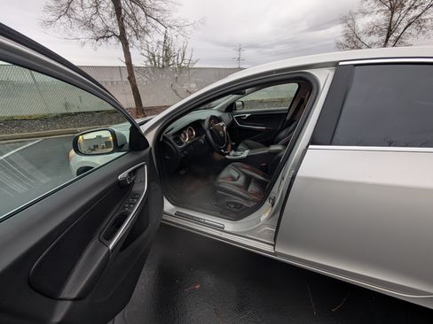 Used 2012 Volvo S60 T5 image 12