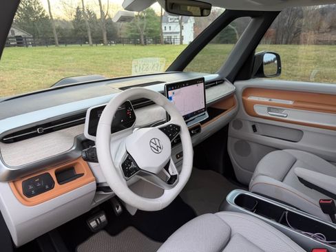Used 2025 Volkswagen ID. Buzz 1st Edition image 12