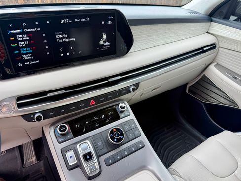 Used 2024 Hyundai Palisade Calligraphy image 6