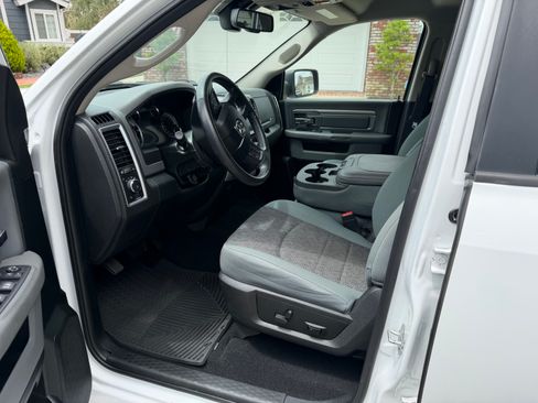Used 2017 RAM 1500 Big Horn AWD/4WD image 9