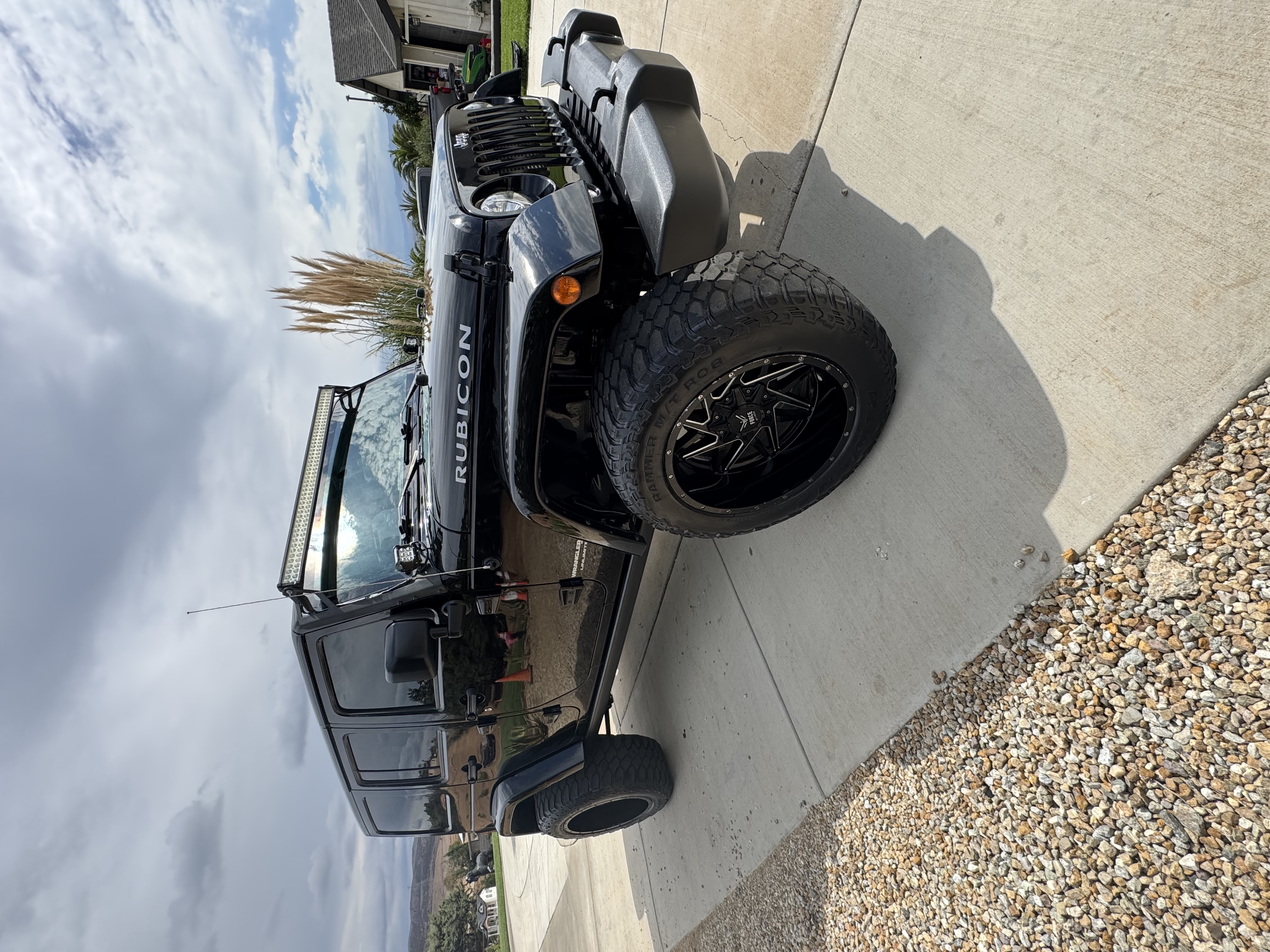 Used 2018 Jeep Wrangler Unlimited Rubicon w/ Connectivity Group AWD/4WD image 5